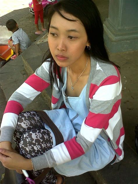 www.ratihbugil.com|ABG Cantik Bugil Pamer Toket dan Memek .